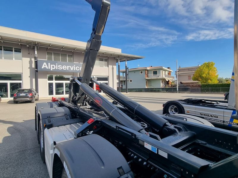 MAN TGS GANCIO SCARRABILE - NUOVO TGS 41.540 8x4 BB CH - Camión multibasculante: foto 4 MAN TGS GANCIO SCARRABILE - NUOVO TGS 41.540 8x4 BB CH - Camión multibasculante: foto 4