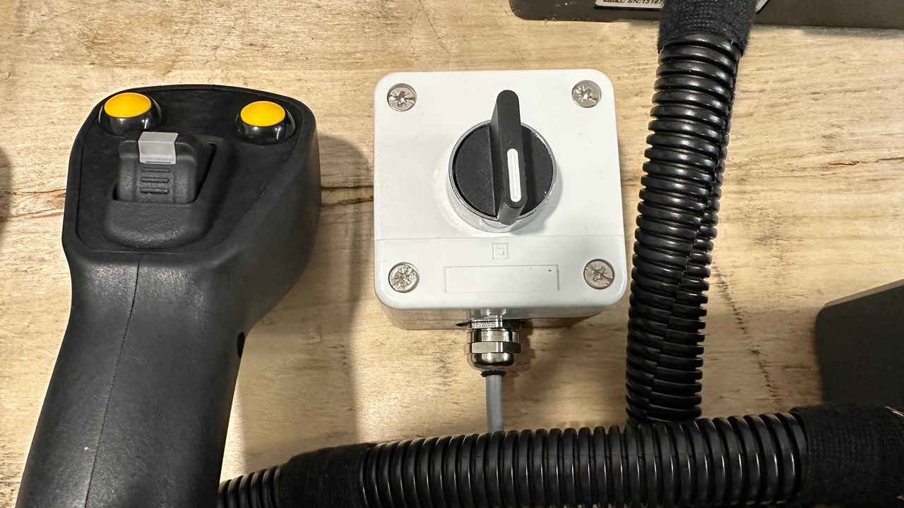 Maquinaria forestal Control Set Radio Remote Scanreco RC400 and JP Joysticks PWM for Nordhydraulic, Kubota, Parker: foto 13 Maquinaria forestal Control Set Radio Remote Scanreco RC400 and JP Joysticks PWM for Nordhydraulic, Kubota, Parker: foto 13