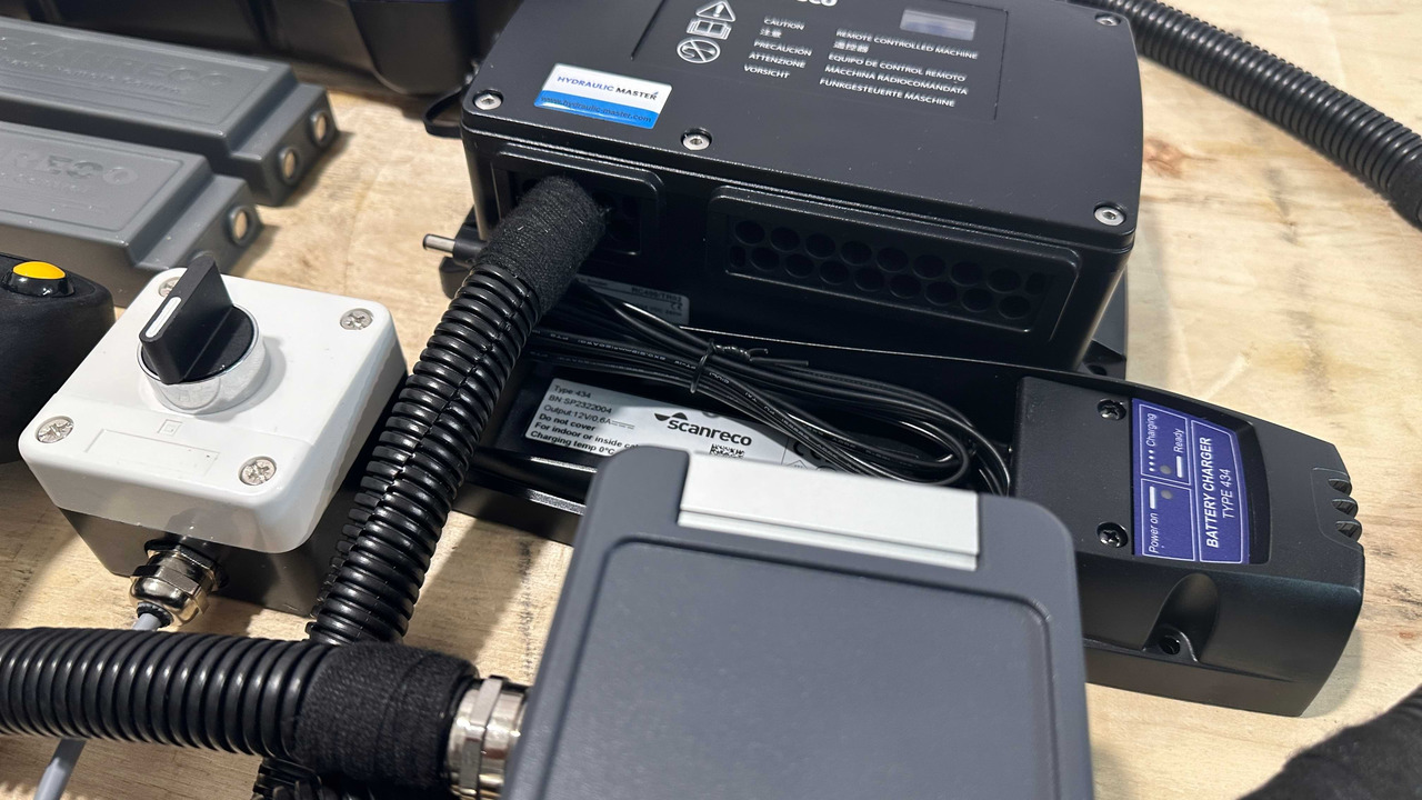 Maquinaria forestal Control Set Radio Remote Scanreco RC400 and JP Joysticks PWM for Nordhydraulic, Kubota, Parker: foto 15 Maquinaria forestal Control Set Radio Remote Scanreco RC400 and JP Joysticks PWM for Nordhydraulic, Kubota, Parker: foto 15