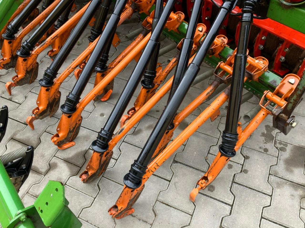 Leasing de Amazone AD P403 + HR 4004 Amazone AD P403 + HR 4004: foto 7 Leasing de Amazone AD P403 + HR 4004 Amazone AD P403 + HR 4004: foto 7