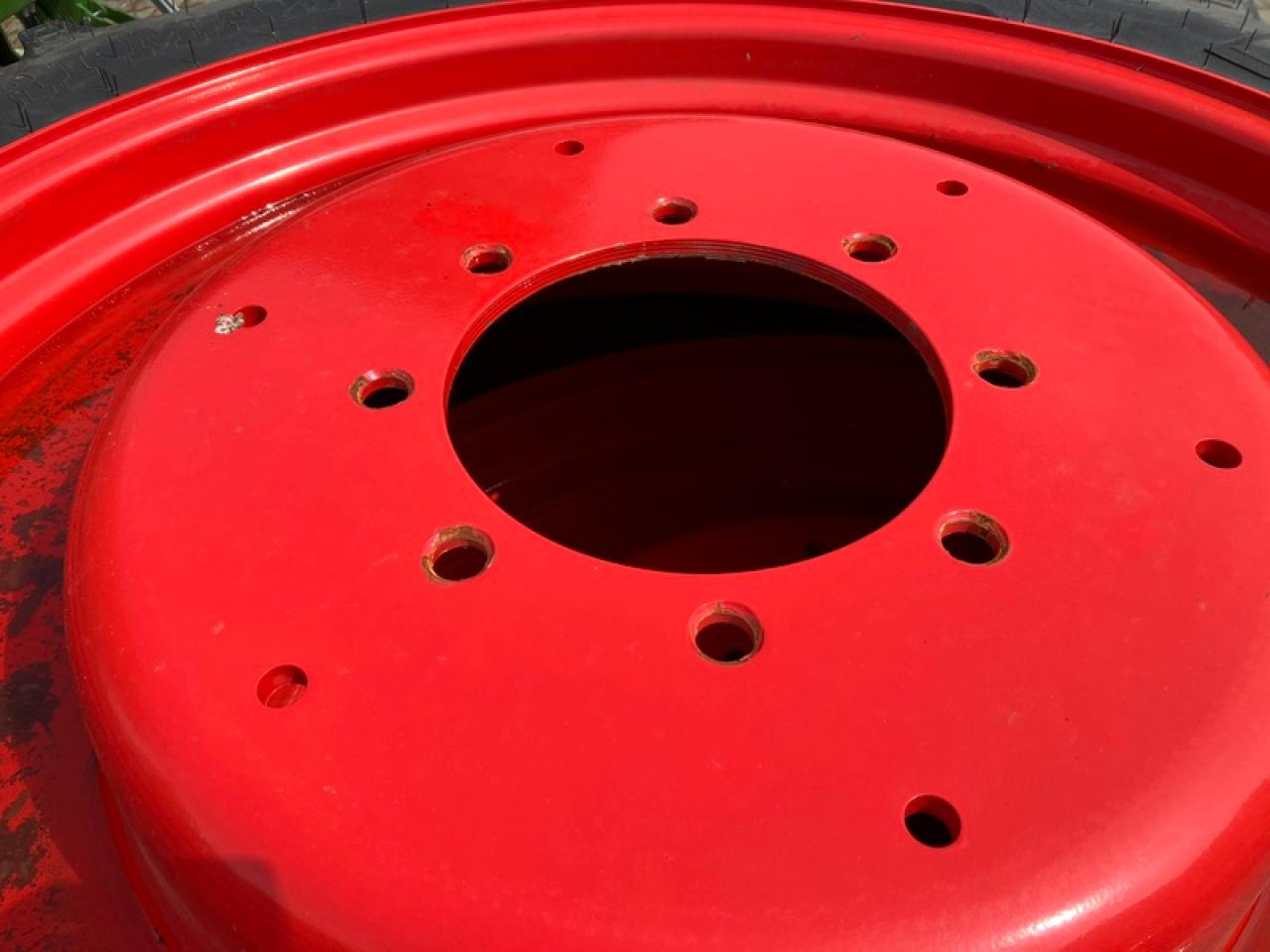 BKT 300/95R52 // 270/95R38 SPUR 1,50M - Neumático: foto 2 BKT 300/95R52 // 270/95R38 SPUR 1,50M - Neumático: foto 2