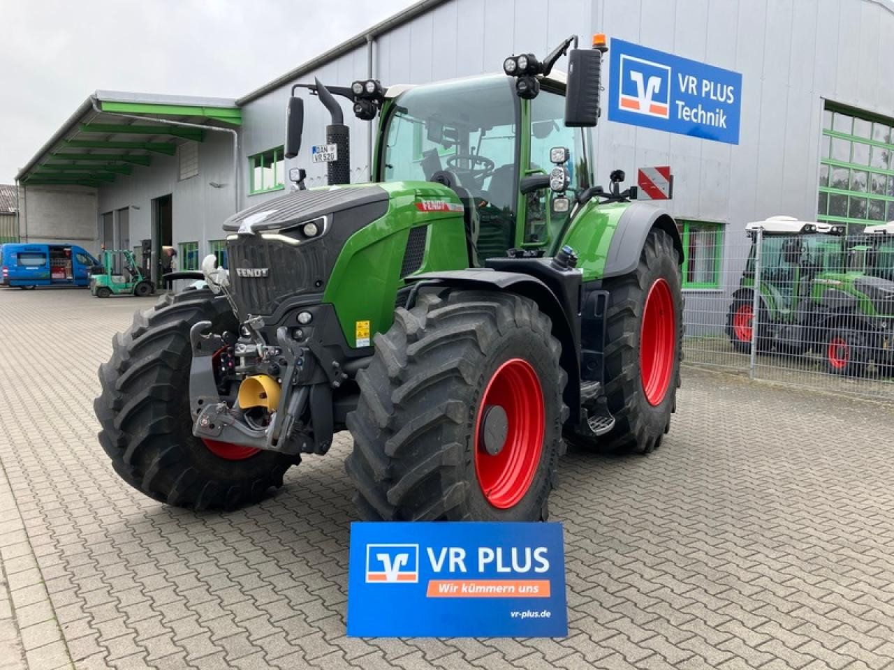 Fendt VARIO 728 POWER PLUS SET 2 - Tractor: foto 1 Fendt VARIO 728 POWER PLUS SET 2 - Tractor: foto 1