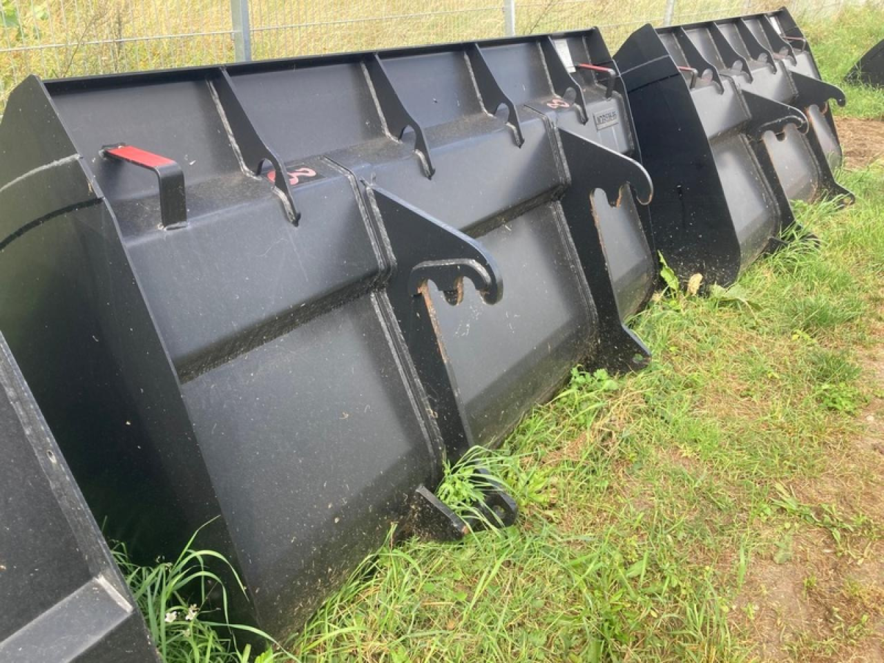 JCB LSB LEICHTGUTSCHAUFEL JCB Q-FIT - Cazo cargador: foto 2 JCB LSB LEICHTGUTSCHAUFEL JCB Q-FIT - Cazo cargador: foto 2