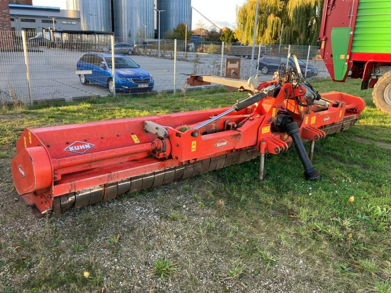 Kuhn RM 610 R - Desbrozadora de martillos: foto 1 Kuhn RM 610 R - Desbrozadora de martillos: foto 1