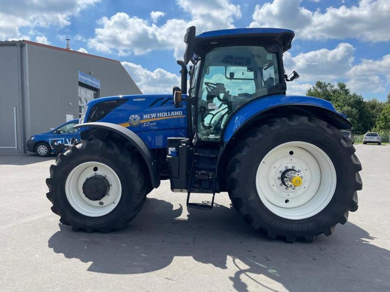 New Holland T 7.245 - Tractor: foto 2 New Holland T 7.245 - Tractor: foto 2