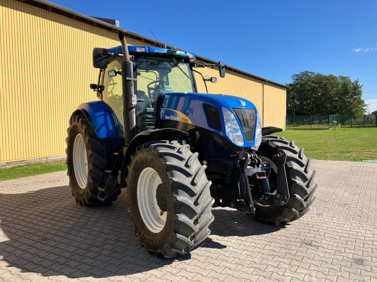 New Holland T7030 // GPS STARFIRE 6000 - Tractor: foto 4 New Holland T7030 // GPS STARFIRE 6000 - Tractor: foto 4