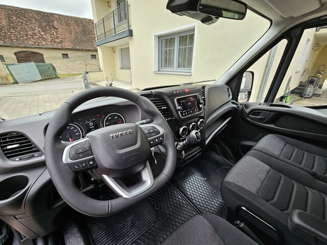 IVECO Daily 35S18 3.0 Pritsche Plane LBW Bär AHK ACC - Furgoneta con lona: foto 4 IVECO Daily 35S18 3.0 Pritsche Plane LBW Bär AHK ACC - Furgoneta con lona: foto 4