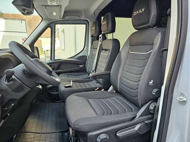 IVECO Daily 35S18HA8V DOKA Hi-Matic 12m³ 2xSchiebetür... - Furgón, Furgoneta combi: foto 3 IVECO Daily 35S18HA8V DOKA Hi-Matic 12m³ 2xSchiebetür... - Furgón, Furgoneta combi: foto 3