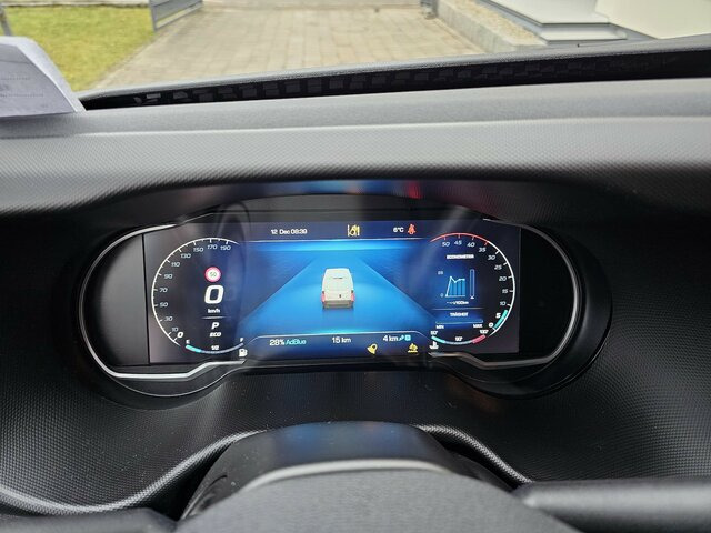 IVECO Daily 35S18HA8V DOKA Hi-Matic 12m³ L2H2 7 Sitze... - Furgón, Furgoneta combi: foto 4 IVECO Daily 35S18HA8V DOKA Hi-Matic 12m³ L2H2 7 Sitze... - Furgón, Furgoneta combi: foto 4