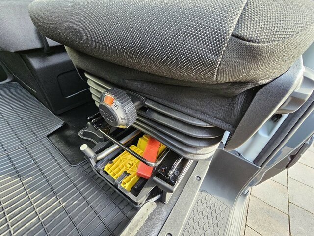IVECO Daily 35S18HA8V DOKA Snoeks Mixto Hi-Matic 16m³ - Furgón, Furgoneta combi: foto 5 IVECO Daily 35S18HA8V DOKA Snoeks Mixto Hi-Matic 16m³ - Furgón, Furgoneta combi: foto 5