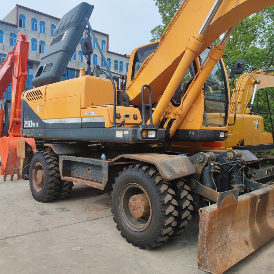 Hyundai 210w-9 wheel excavator - Excavadora de ruedas: foto 1 Hyundai 210w-9 wheel excavator - Excavadora de ruedas: foto 1