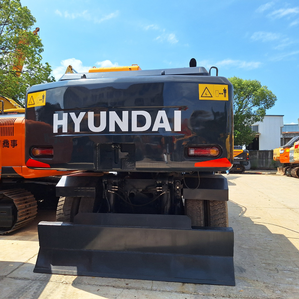 Hyundai 210w-9T wheel excavator - Excavadora de ruedas: foto 4 Hyundai 210w-9T wheel excavator - Excavadora de ruedas: foto 4