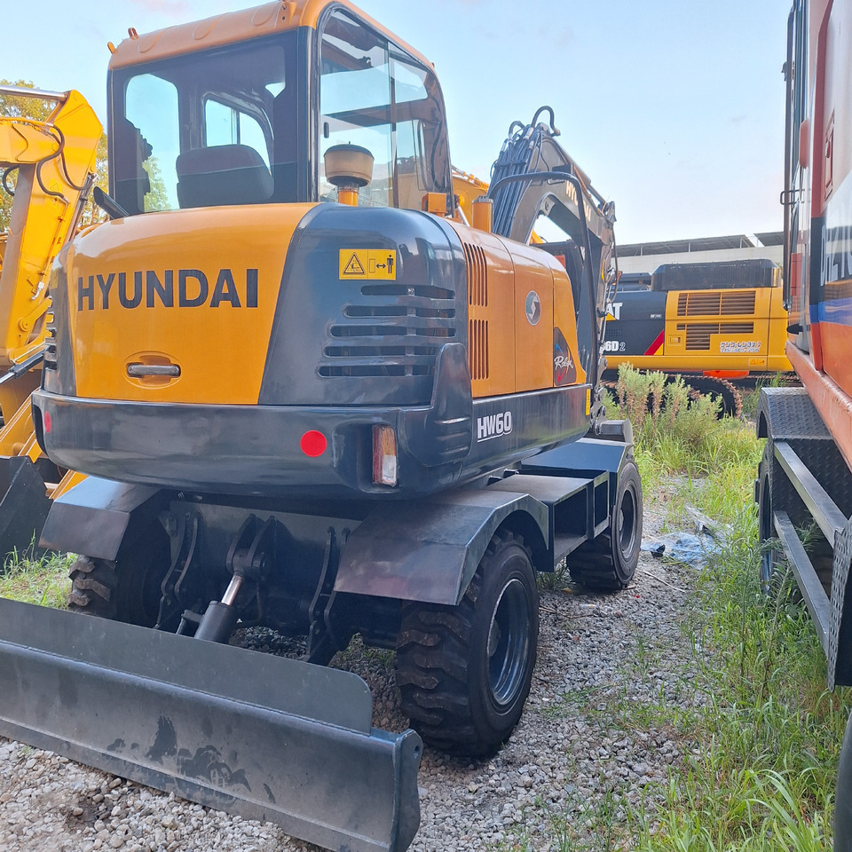 Hyundai 60vs excavator - Excavadora de ruedas: foto 3 Hyundai 60vs excavator - Excavadora de ruedas: foto 3