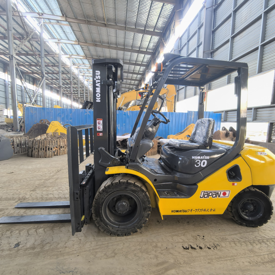 Komatsu FD30 Forklift - Carretilla elevadora diésel: foto 2 Komatsu FD30 Forklift - Carretilla elevadora diésel: foto 2