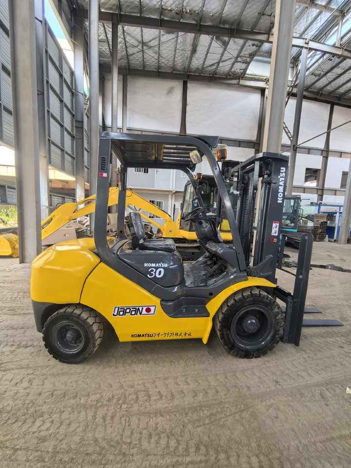Komatsu FD30 Forklift - Carretilla elevadora diésel: foto 1 Komatsu FD30 Forklift - Carretilla elevadora diésel: foto 1