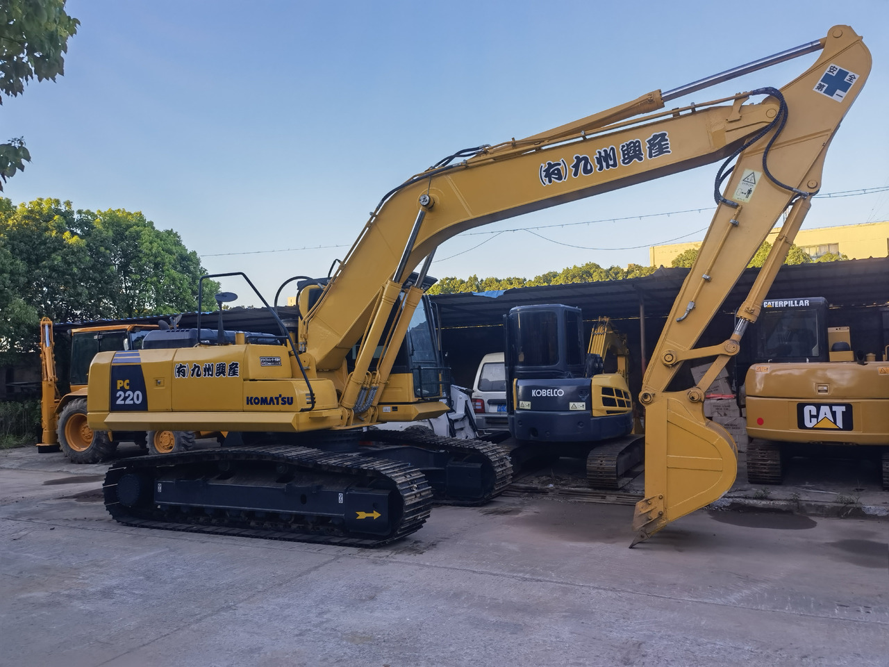 Komatsu PC 220-8 Excavator - Excavadora de cadenas: foto 1 Komatsu PC 220-8 Excavator - Excavadora de cadenas: foto 1