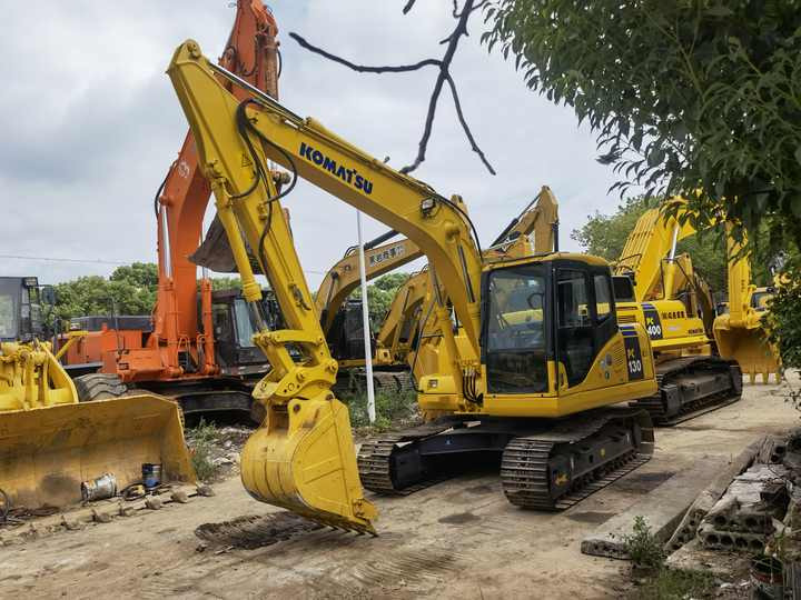 Original Komatsu pc130-7 Crawler Excavator excavator beautiful in good condition - Excavadora de cadenas: foto 5 Original Komatsu pc130-7 Crawler Excavator excavator beautiful in good condition - Excavadora de cadenas: foto 5