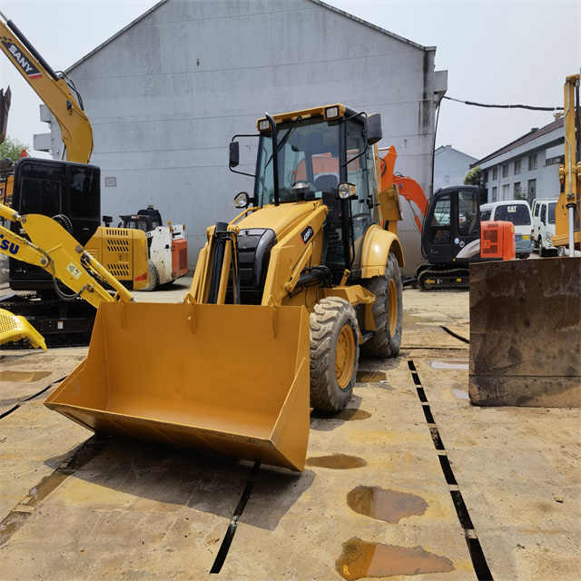 Second hand with good condition cat 420f backhoe loader 4x4 caterpillar 420f backhoe loaders in stock in shanghai yard - Retroexcavadora: foto 5 Second hand with good condition cat 420f backhoe loader 4x4 caterpillar 420f backhoe loaders in stock in shanghai yard - Retroexcavadora: foto 5