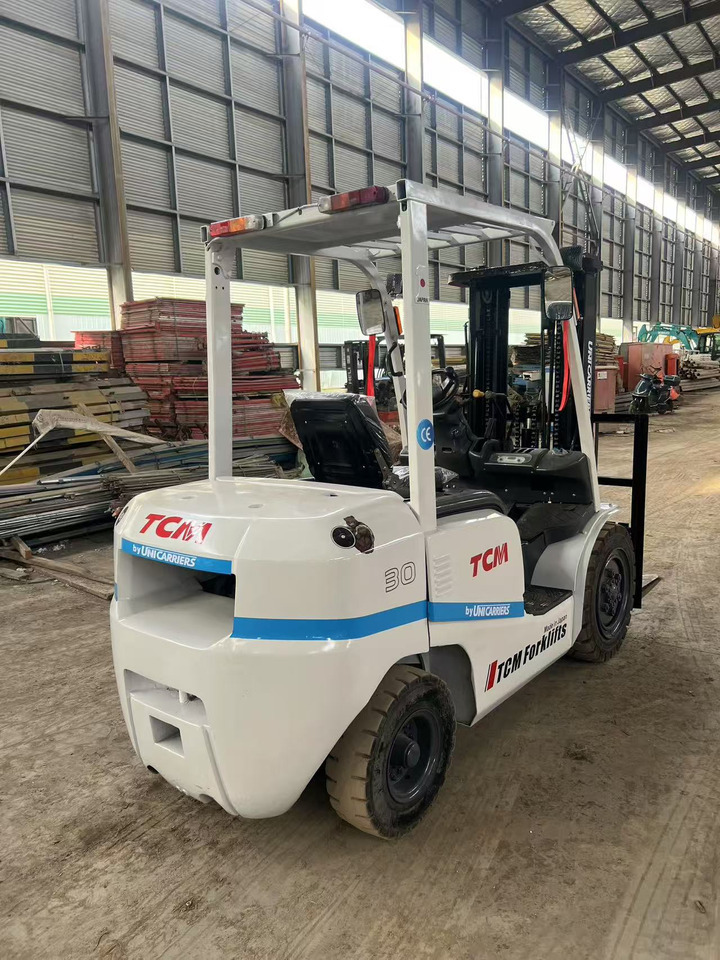 TCM FD30 Forklift - Carretilla elevadora diésel: foto 3 TCM FD30 Forklift - Carretilla elevadora diésel: foto 3