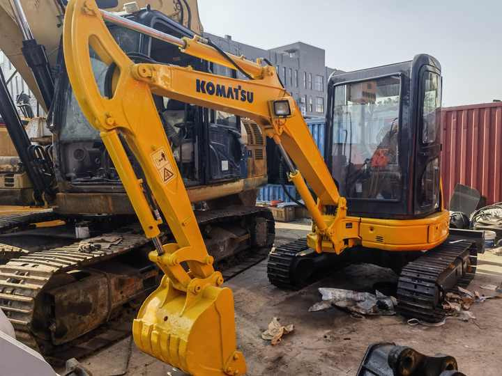 Used Japan Mini Duty Used Digger Made Multi function KOMATSU PC35 Crawler Excavator on stock - Excavadora de cadenas: foto 2 Used Japan Mini Duty Used Digger Made Multi function KOMATSU PC35 Crawler Excavator on stock - Excavadora de cadenas: foto 2
