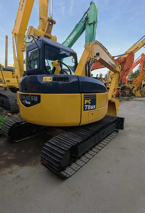 Used Japan Original 7ton Komatsu PC78US Excavator Komatsu used Excavator With High Quality Engine For Sale - Excavadora: foto 4 Used Japan Original 7ton Komatsu PC78US Excavator Komatsu used Excavator With High Quality Engine For Sale - Excavadora: foto 4