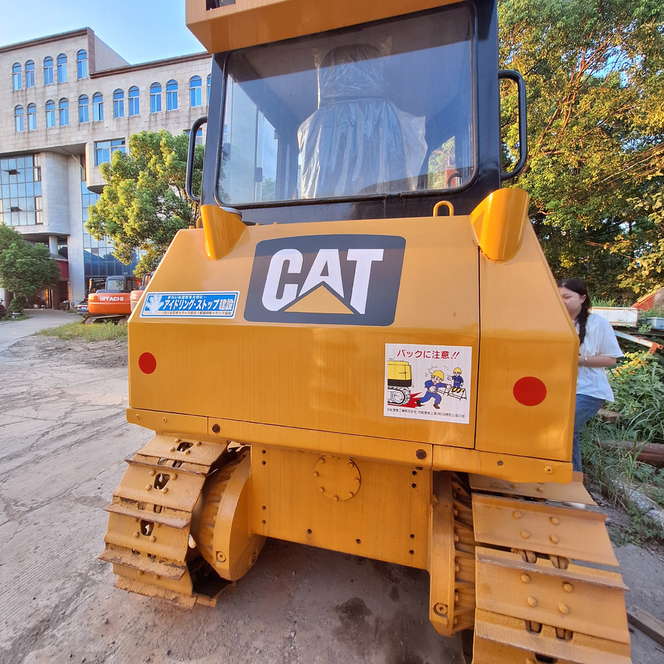 Used caterpillar cat D5k bulldozer - Bulldozer: foto 1 Used caterpillar cat D5k bulldozer - Bulldozer: foto 1