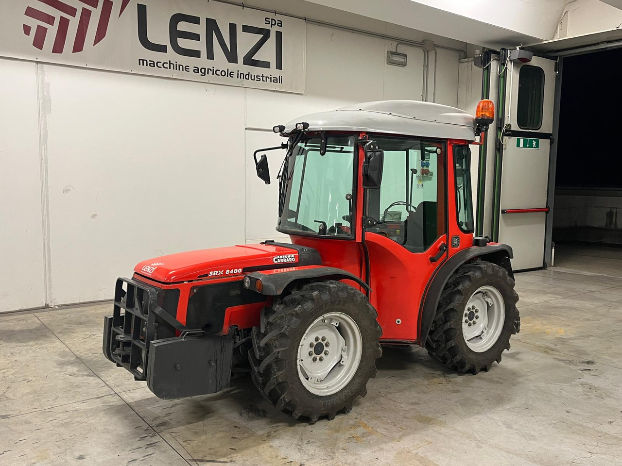 ANTONIO CARRARO SRX 8400 - Tractor: foto 2 ANTONIO CARRARO SRX 8400 - Tractor: foto 2
