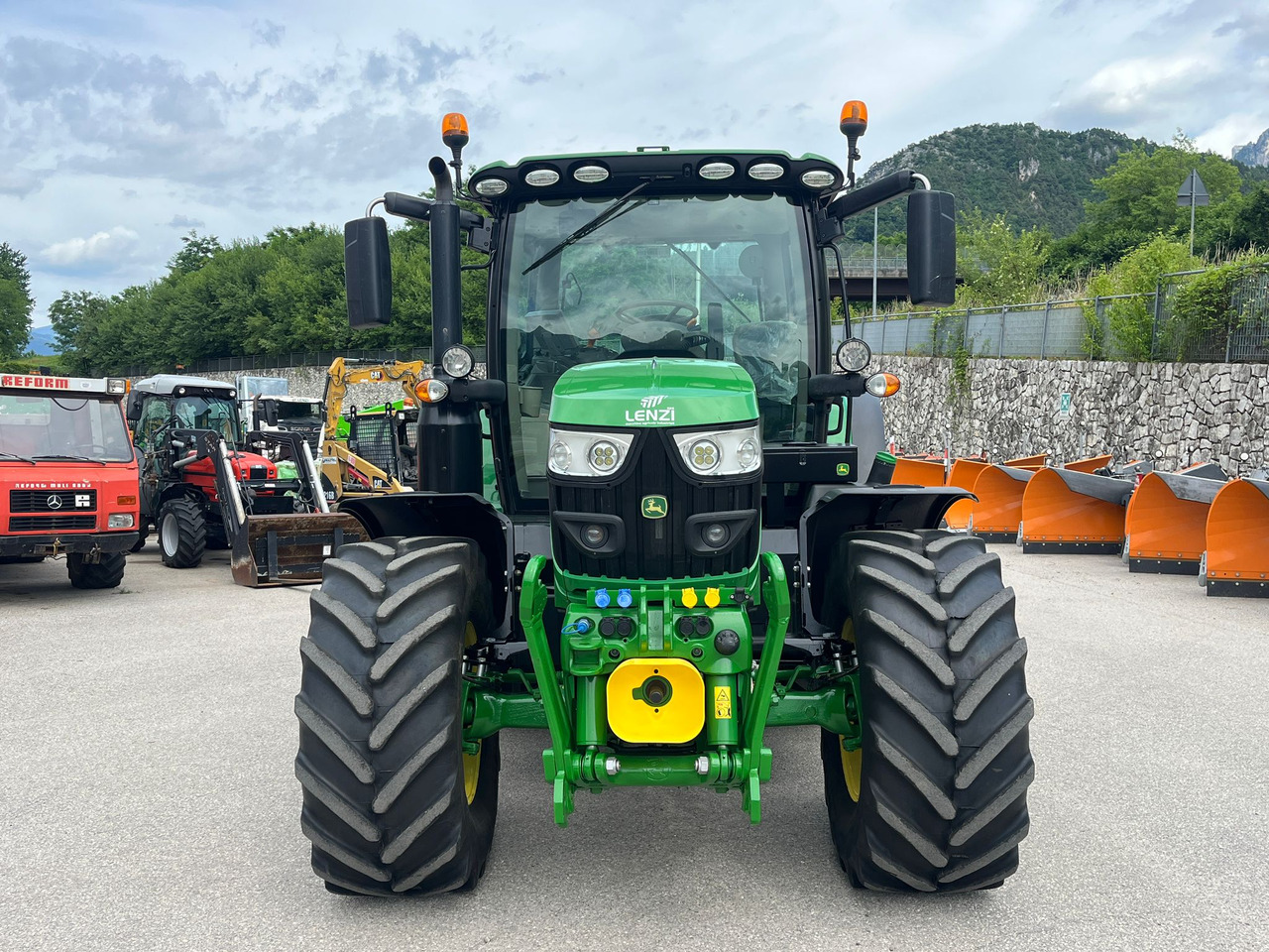 Tractor JOHN DEERE 6130: foto 6