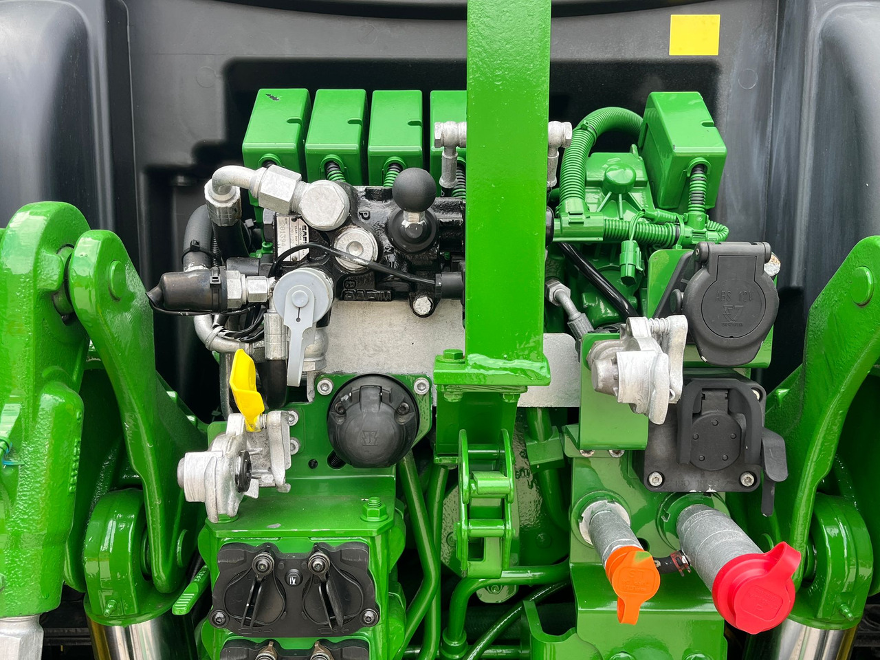 Tractor JOHN DEERE 6130: foto 11