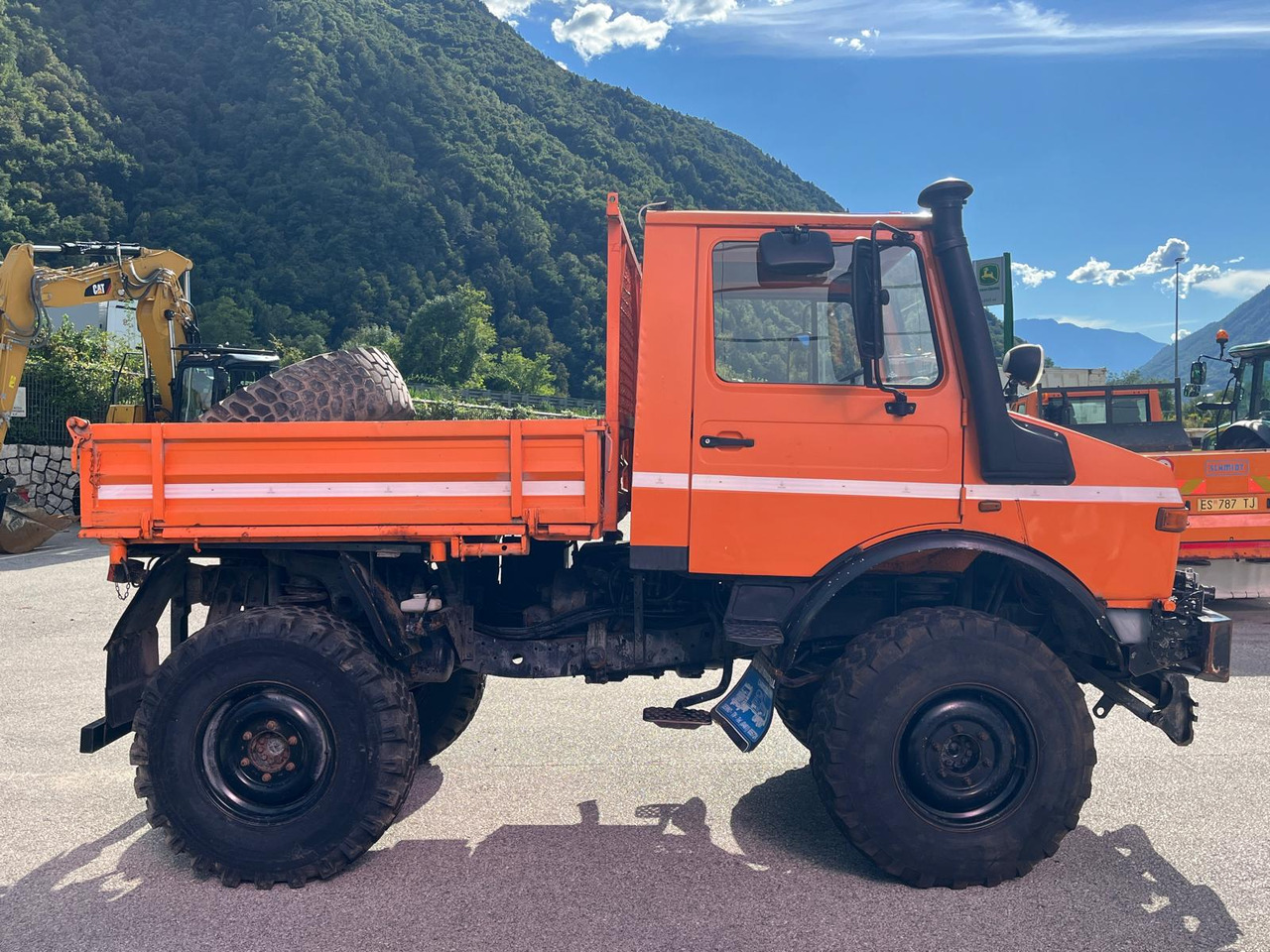 MERCEDES BENZ UNIMOG U1200 – 70 - Camión volquete: foto 5 MERCEDES BENZ UNIMOG U1200 – 70 - Camión volquete: foto 5