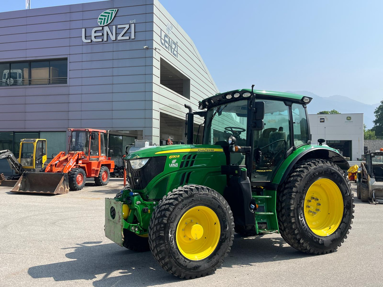 TRATTORE JOHN DEERE 6130R - Tractor: foto 1 TRATTORE JOHN DEERE 6130R - Tractor: foto 1