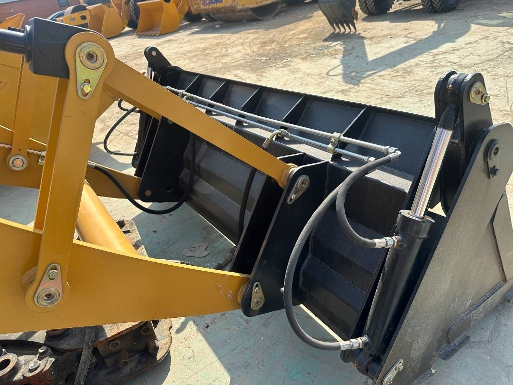Leasing de CAT 420 F ST  CAT 420 F ST: foto 10