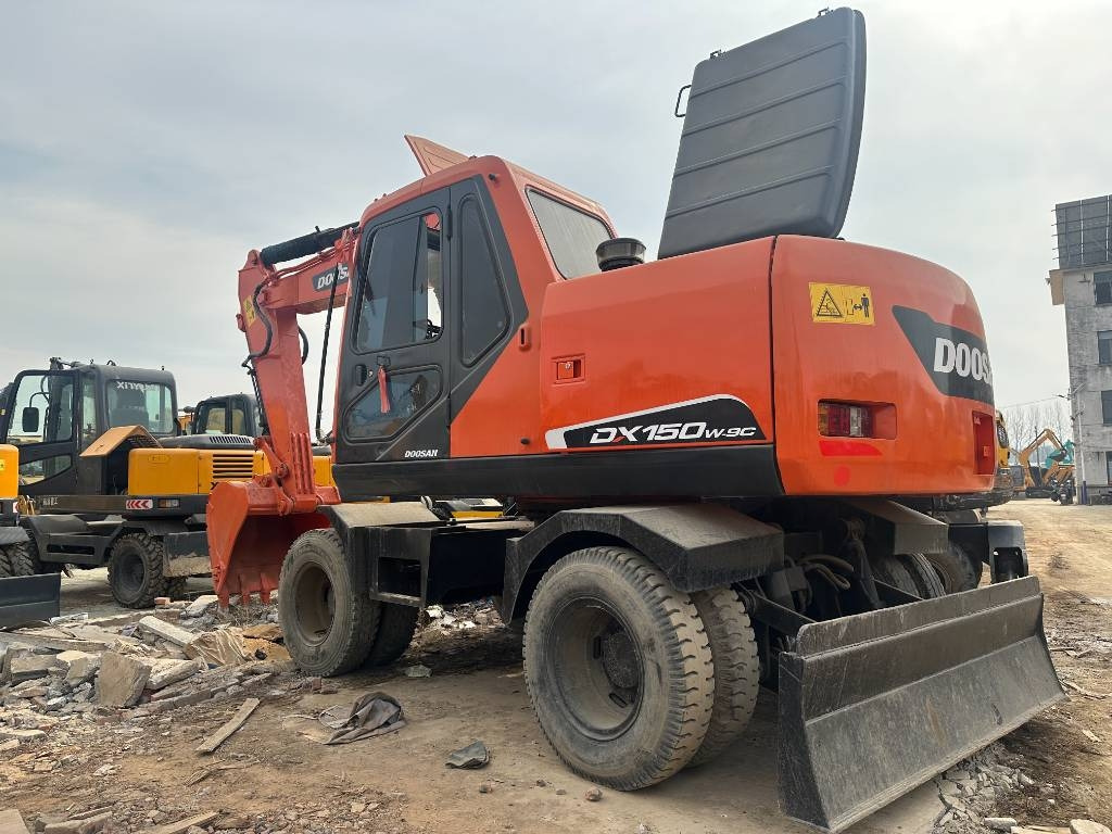 Doosan DH 150 W-7 - Excavadora de ruedas: foto 1 Doosan DH 150 W-7 - Excavadora de ruedas: foto 1