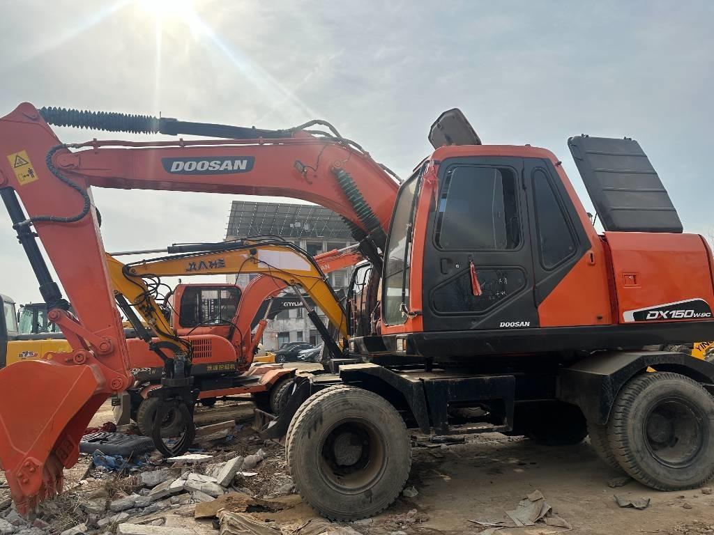 Doosan DH 150 W-7 - Excavadora de ruedas: foto 2 Doosan DH 150 W-7 - Excavadora de ruedas: foto 2