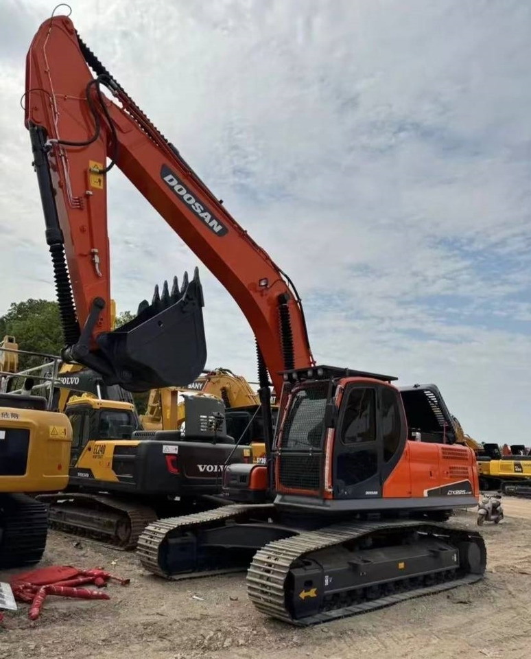 Doosan DX 225 - Excavadora de cadenas: foto 1 Doosan DX 225 - Excavadora de cadenas: foto 1
