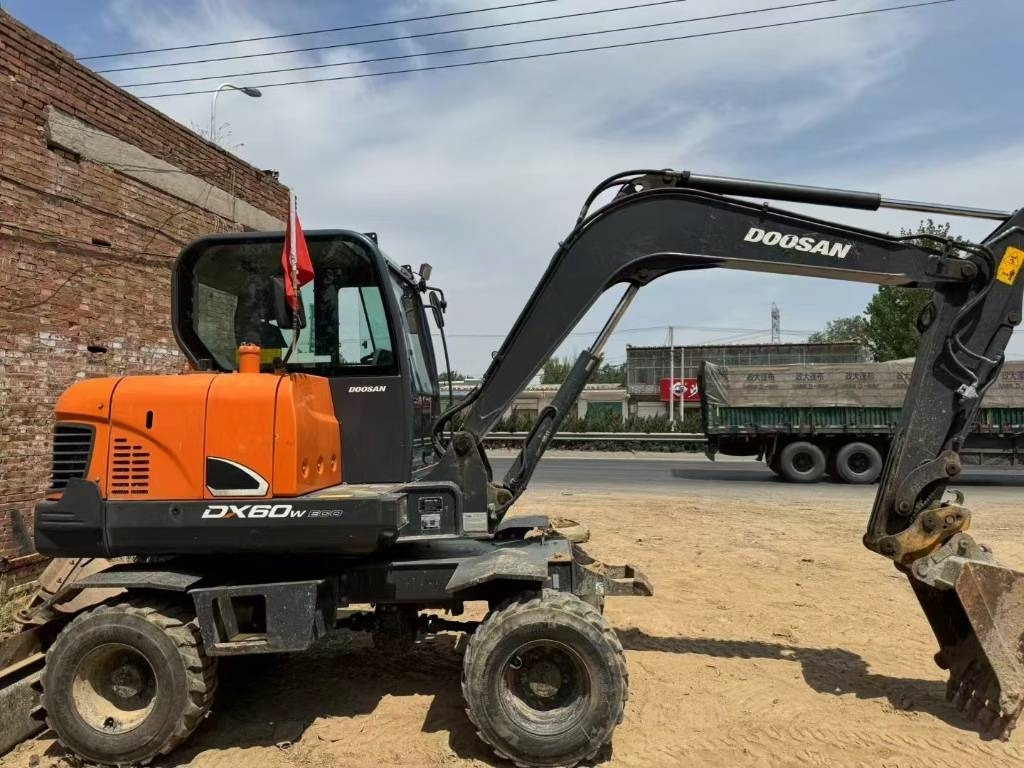 Doosan DX 60 - Miniexcavadora: foto 3 Doosan DX 60 - Miniexcavadora: foto 3