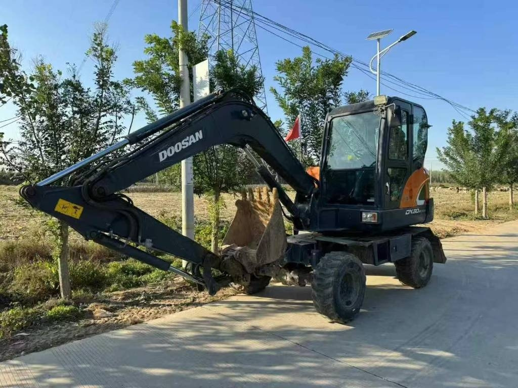 Doosan DX 60 - Miniexcavadora: foto 1 Doosan DX 60 - Miniexcavadora: foto 1