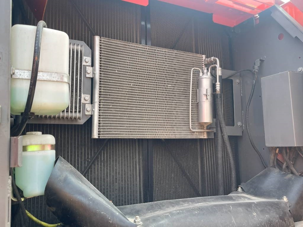 Hitachi 210LC - Excavadora de cadenas: foto 3 Hitachi 210LC - Excavadora de cadenas: foto 3