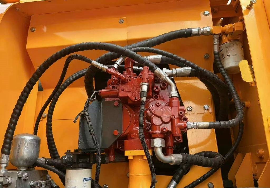 Hyundai 210W -9  - Excavadora de ruedas: foto 5 Hyundai 210W -9  - Excavadora de ruedas: foto 5