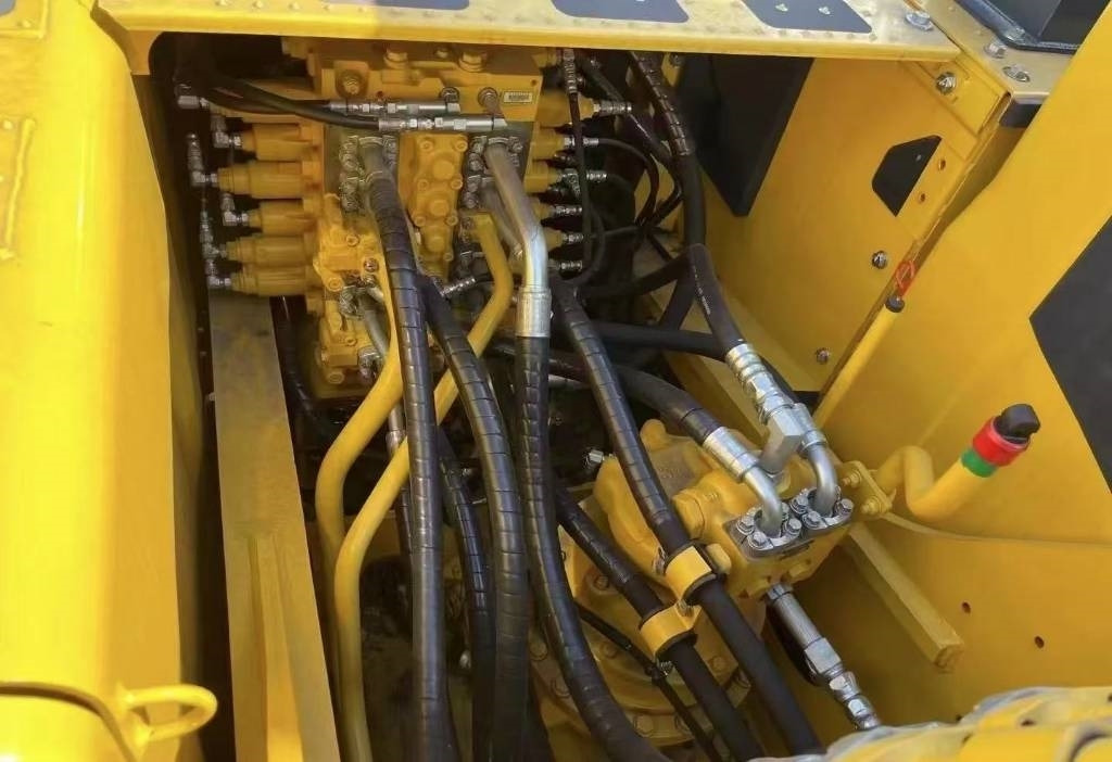 Komatsu PC 200-8  - Excavadora de cadenas: foto 3 Komatsu PC 200-8  - Excavadora de cadenas: foto 3