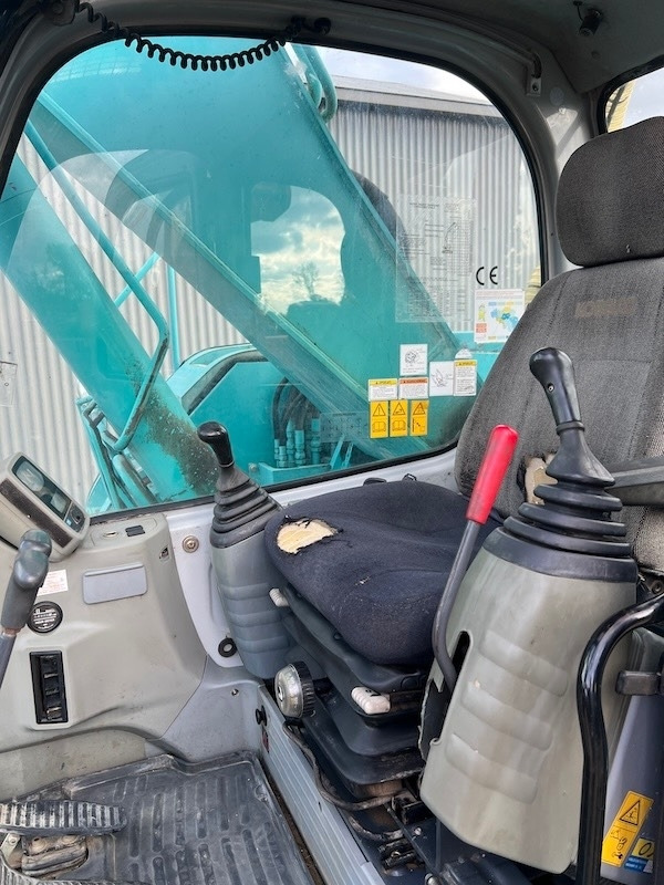 Excavadora de cadenas Kobelco SK 235 SR LC: foto 16