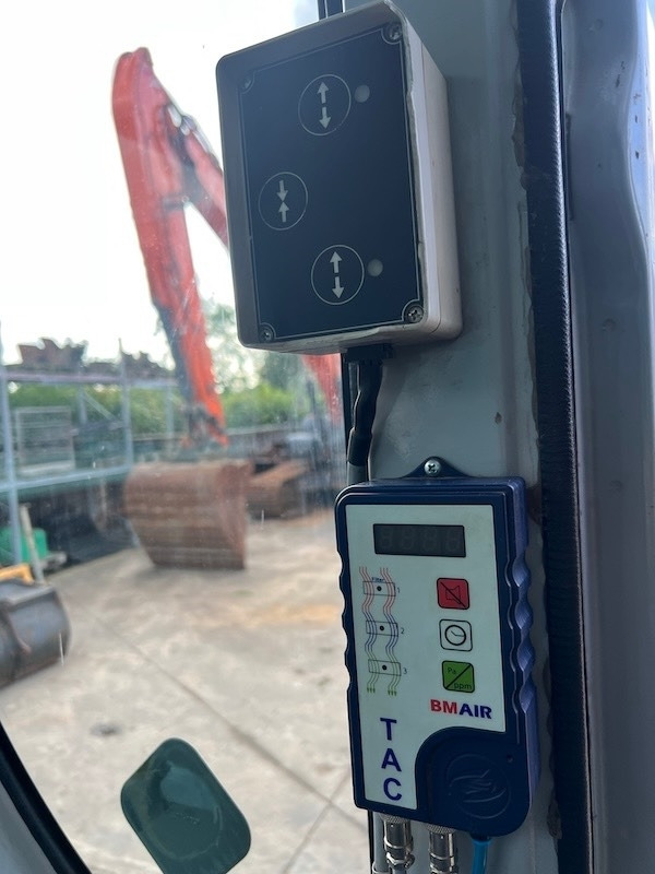 Excavadora de cadenas Kobelco SK 235 SR LC: foto 19