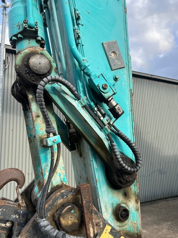 Excavadora de cadenas Kobelco SK 235 SR LC: foto 7