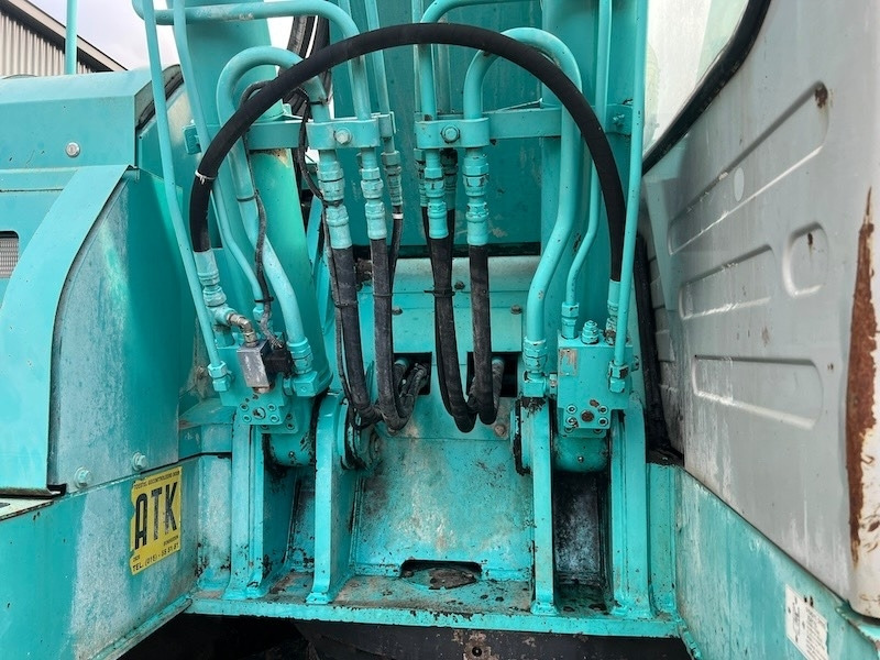 Excavadora de cadenas Kobelco SK 235 SR LC: foto 9