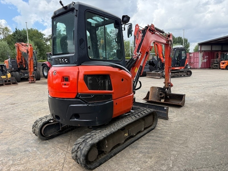 Kubota U 36-4 - Miniexcavadora: foto 3 Kubota U 36-4 - Miniexcavadora: foto 3