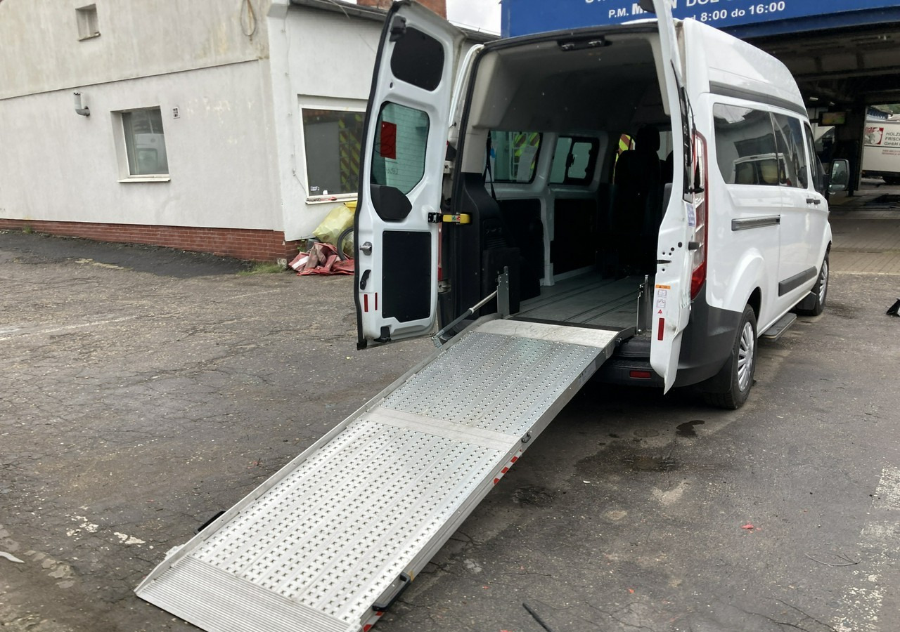 Ford Transit Custom Custom przewozu Niepełnosprawnych inwalida rampa 9-osob 2016 - Coche: foto 1 Ford Transit Custom Custom przewozu Niepełnosprawnych inwalida rampa 9-osob 2016 - Coche: foto 1
