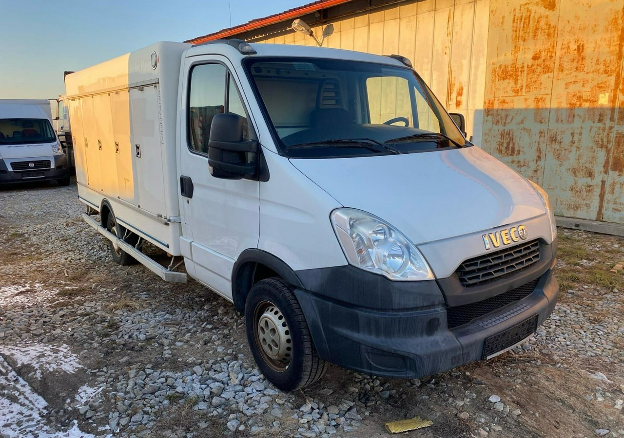 Iveco Inny Iveco Iveco Daily 35-13 chłodnia 10 komorowa Mrożnia do -40C Model 2014 - Furgoneta frigorifica: foto 1 Iveco Inny Iveco Iveco Daily 35-13 chłodnia 10 komorowa Mrożnia do -40C Model 2014 - Furgoneta frigorifica: foto 1