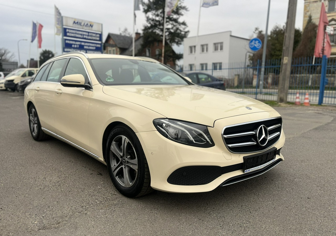 Mercedes-Benz Klasa E E220d T 9G-tronic 197KM Navi FullLed Kamera Asystent Model 2020 FV 2 - Coche: foto 1 Mercedes-Benz Klasa E E220d T 9G-tronic 197KM Navi FullLed Kamera Asystent Model 2020 FV 2 - Coche: foto 1