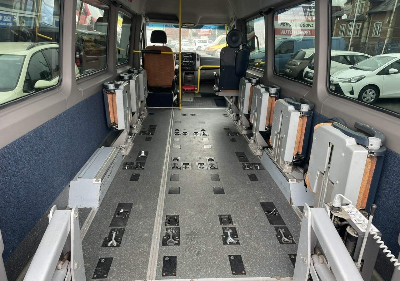 Mercedes-Benz Sprinter 906 Sprinter Maxi przewozu niepełnosprawnych Rampa inwalida Flex 3-wózki - Coche: foto 4 Mercedes-Benz Sprinter 906 Sprinter Maxi przewozu niepełnosprawnych Rampa inwalida Flex 3-wózki - Coche: foto 4