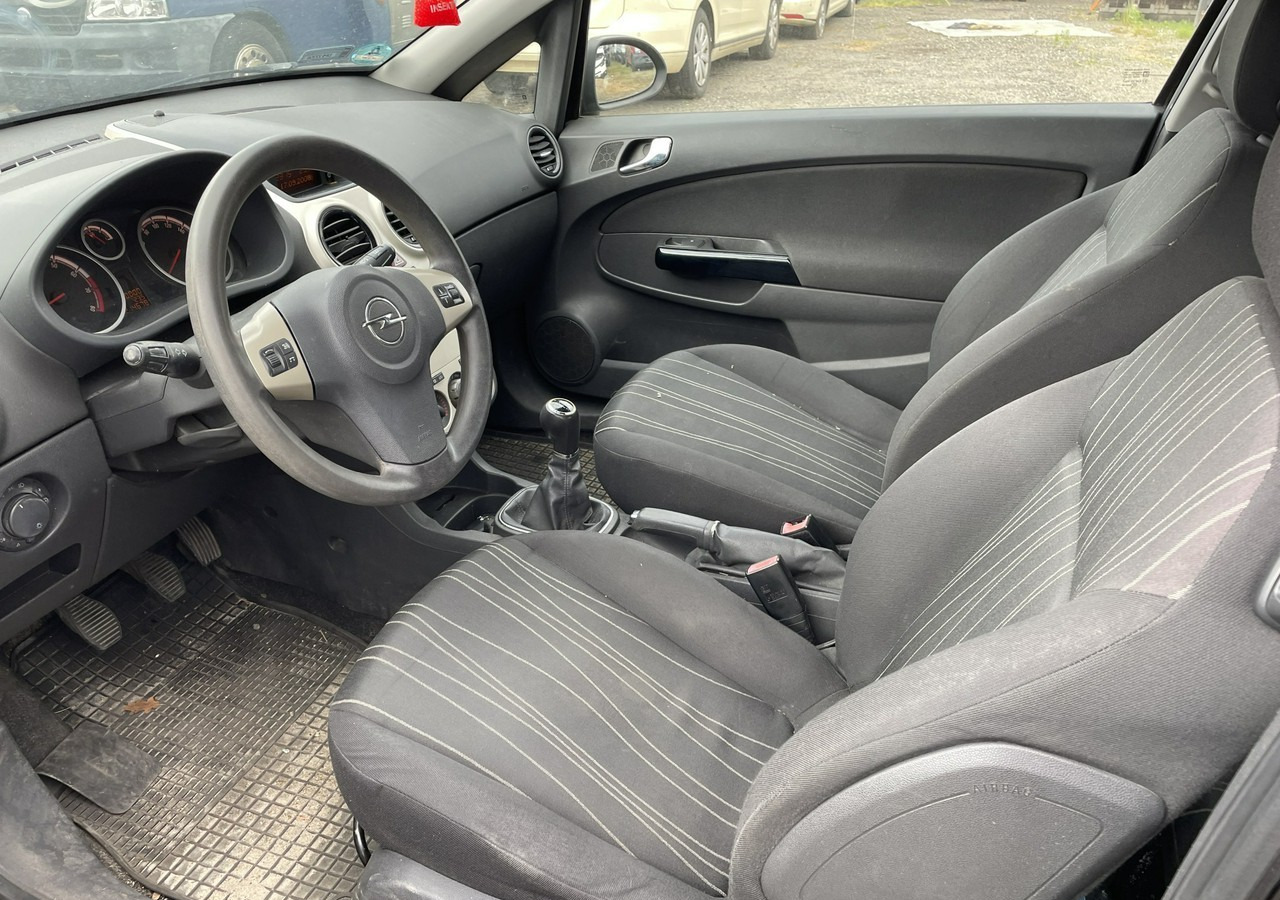 Opel Corsa D Opel Corsa 1,2-16V 80KM Klima 2008 - Hatchback: foto 3 Opel Corsa D Opel Corsa 1,2-16V 80KM Klima 2008 - Hatchback: foto 3